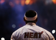 PG电子娱乐官网-马刺争冠战，团队篮球战胜太阳，克莱式射手点燃赛场