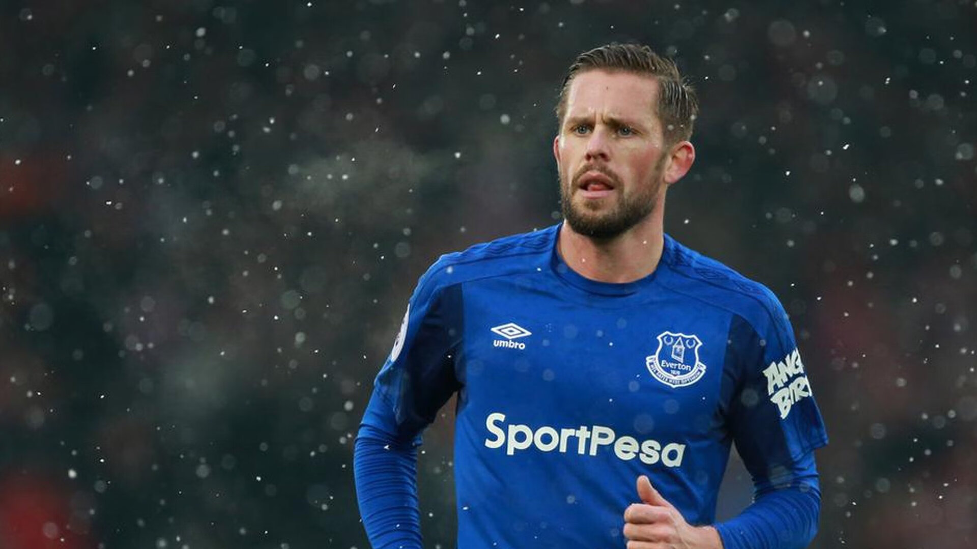 浓眉擎天柱，湖人击溃公牛关键战显真章