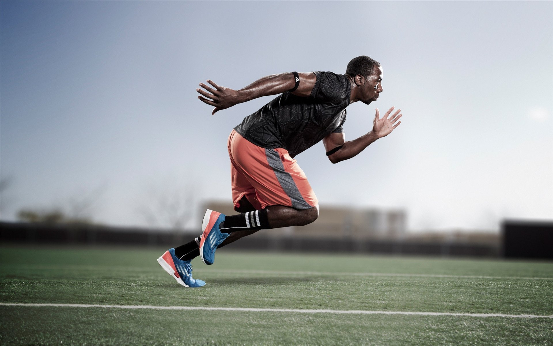 拉亚攻防转换核心，雷恩粉碎哥伦比亚—现代足球战术的完美演绎