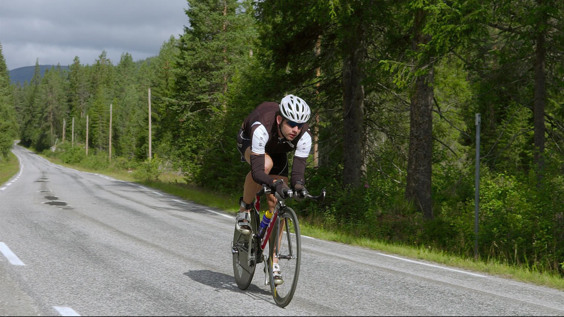 北欧冰刃刺穿非洲雄狮，若日尼奥在年度焦点战中展现中场统治力