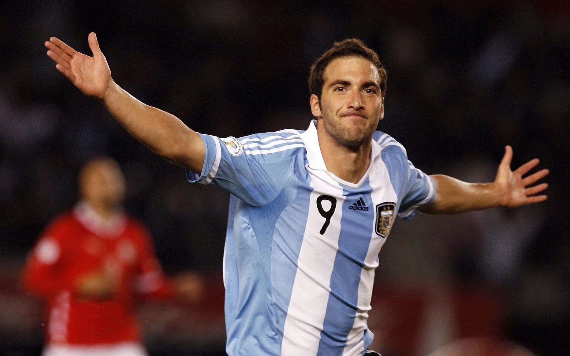 温布利的独白,当英格兰的烈火遇上波兰的坚冰,阿尔瓦雷斯用唯一性改写足球叙事